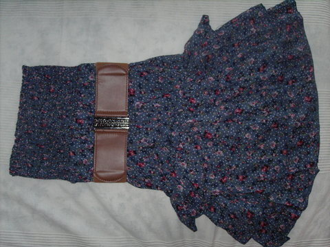 Ein sehr wundervolles Kleid + Gürtel von Belcci