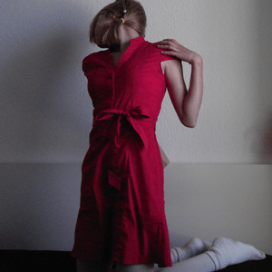 Tag 62: Perlenohrringe und Kleid H&M, Strumpfhose C&A, Skisocken unbekannt