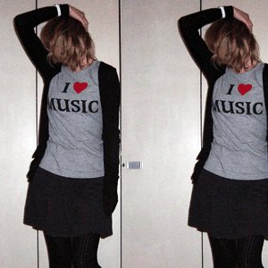 Tag 156: Strickjacke und Rock Pimkie, T-shirt Mister*Lady, Strumpfhose Gina Tricot, Uhr Fossil