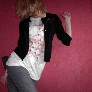 Tag 250 (12.03.2011): Strickjacke unbekannt, T-shirt Avanti, Jeans H&M
