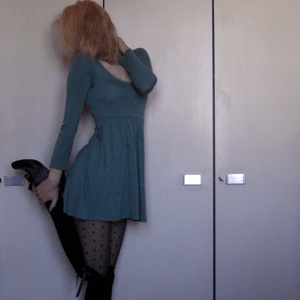 Tag 261: Kleid Gina Tricot, Strumpfhose H&M, Overknees Primark, Schuhe Sasha