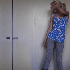 Tag 335 Tag 335 (06.06.2011): Top Primark, Jeans H&M, Haarband H&M kids, Armreifen aus den 70ern (von meiner Mum)