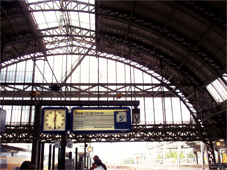 Der Amsterdamer Bahnhof von Innen