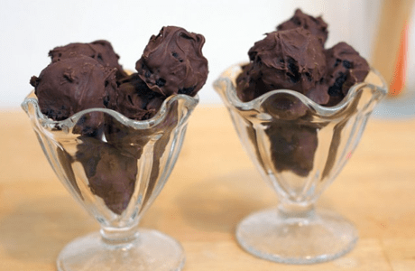 No-Bake Oreo Truffles in Just 3 Ingredients! von Brit+Co