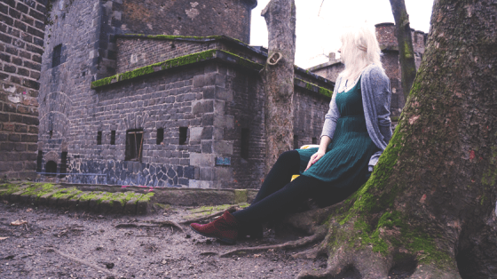 Chiffon-Kleid mit Perlenkragen vom Camden Lock Market