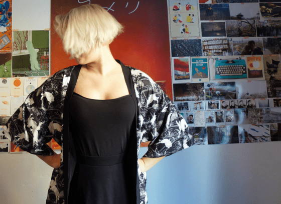 Hasen Yukata und schwarze Kleidung