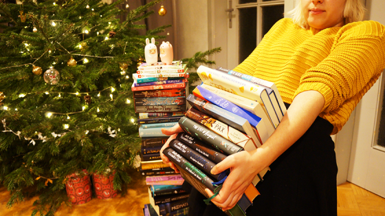 Mein Bücherrückblick auf 2017 mit Rainbow Rowell, Menschenwerk, The Girls, Magisterium und Charlotte Holmes.